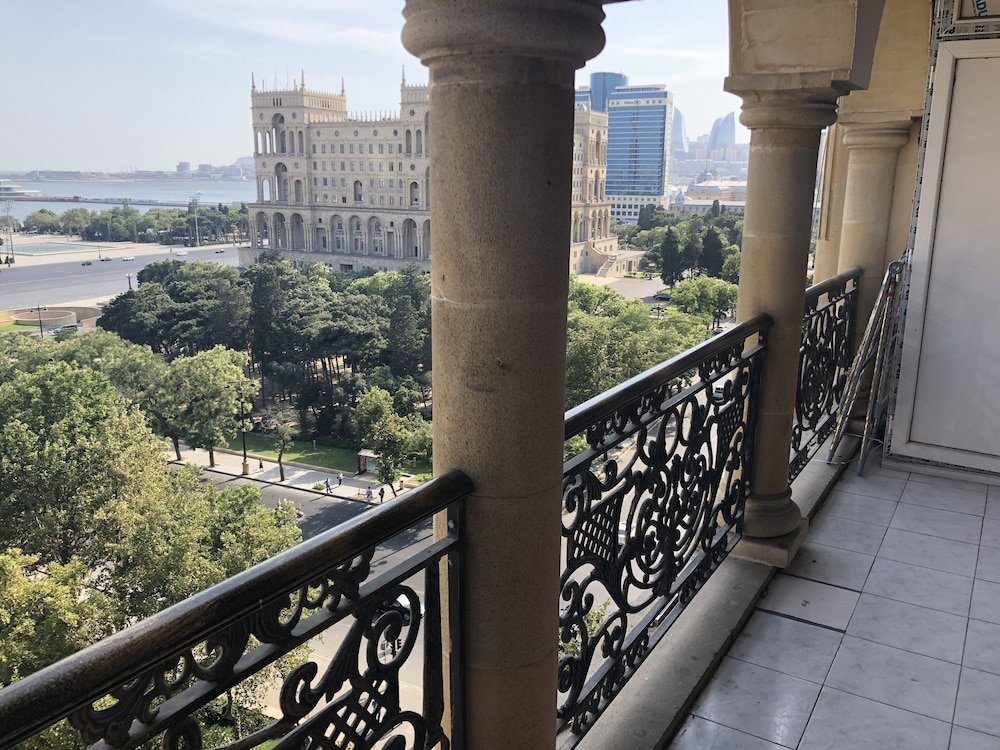 Баку: Apartment perfect view F1 and Sea