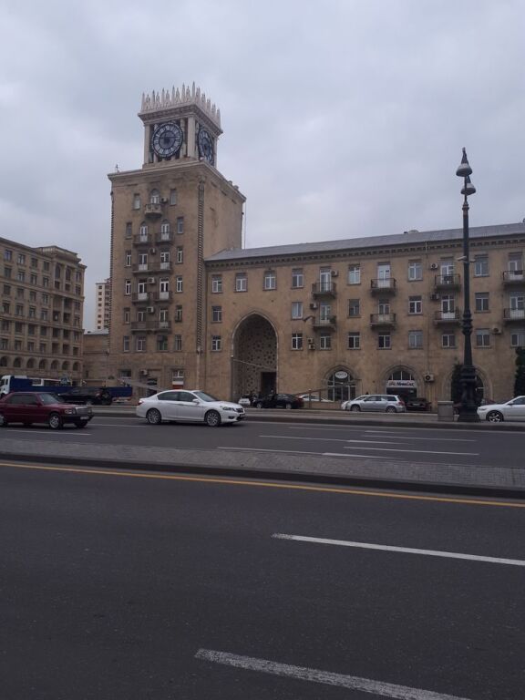 Баку: Clock Tower Apartment in Baku