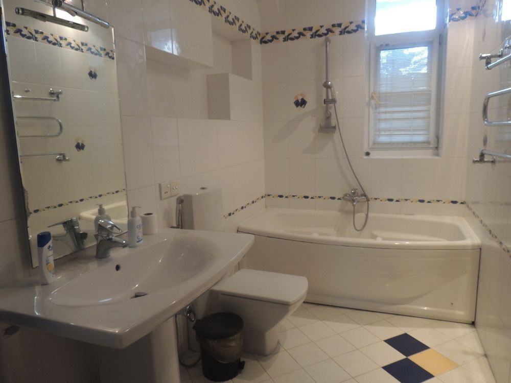 Баку: Clock Tower Apartment in Baku