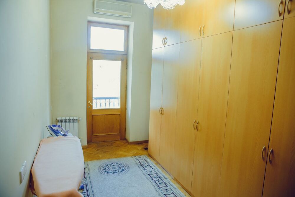 Баку: Clock Tower Apartment in Baku