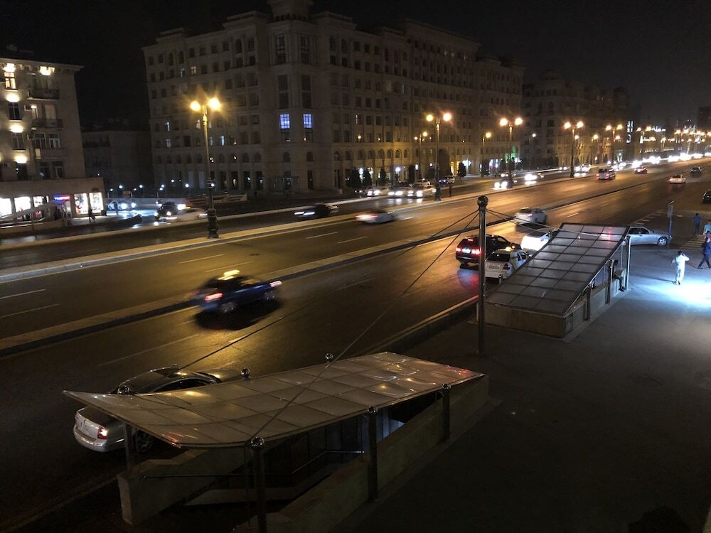 Баку: Clock Tower Apartment in Baku