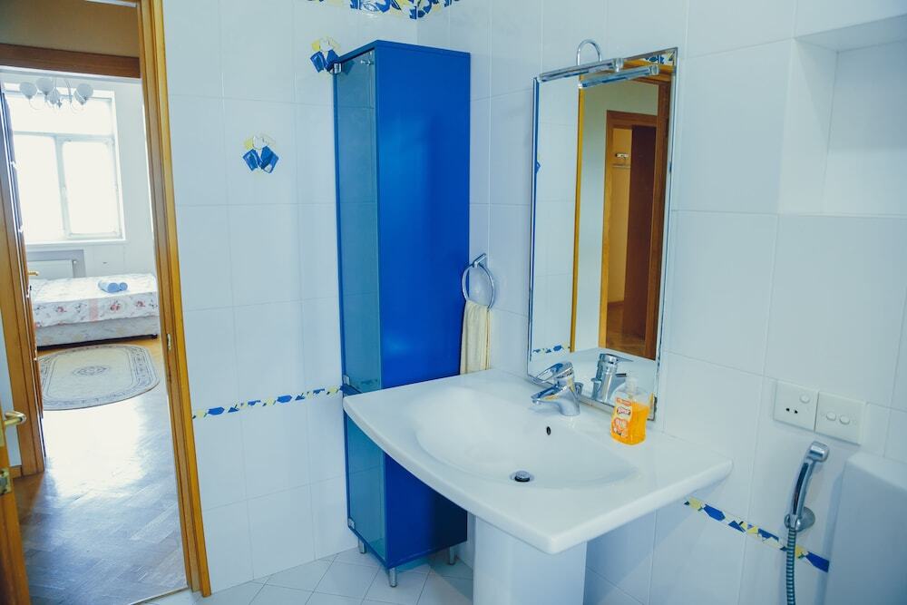 Баку: Clock Tower Apartment in Baku