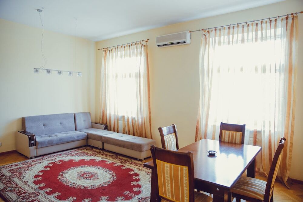 Баку: Clock Tower Apartment in Baku
