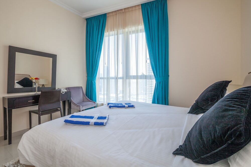 Дубай: Bay Central- 4 Bedroom Apartment
