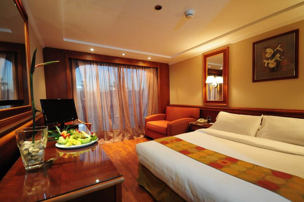 Луксор: MS Royal Ruby Nile Cruise, from Luxor or Aswan (Mon-Fri, Fri-Mon)