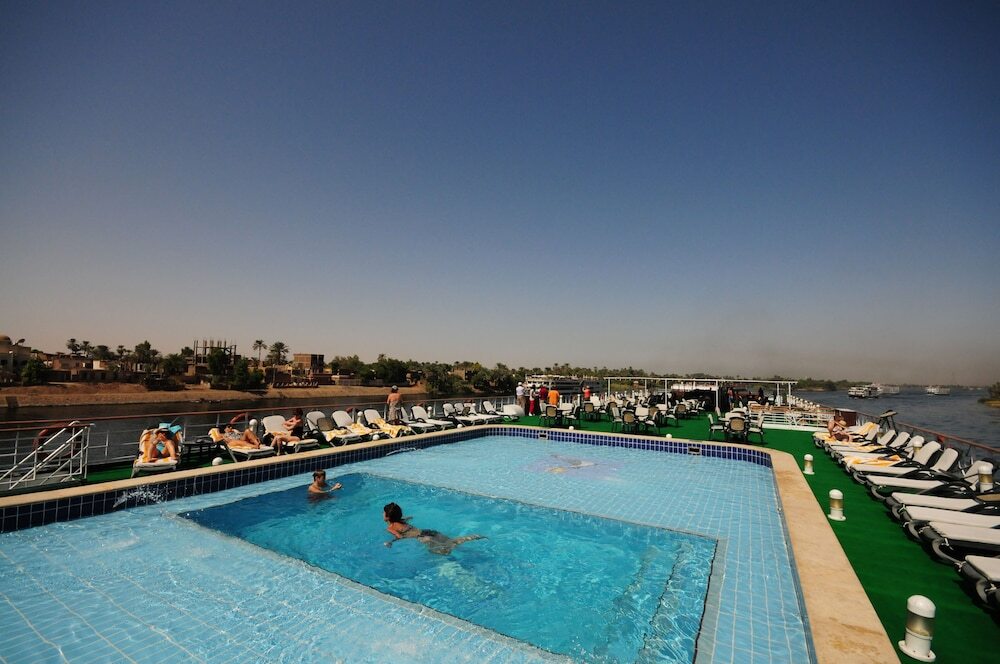 Луксор: MS Royal Ruby Nile Cruise, from Luxor or Aswan (Mon-Fri, Fri-Mon)