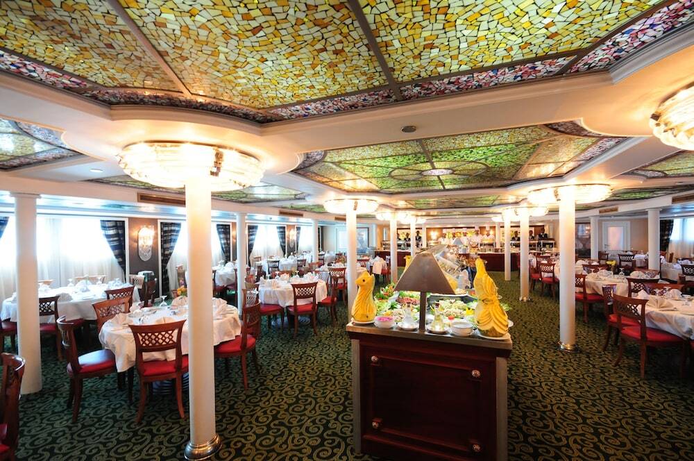 Луксор: MS Royal Ruby Nile Cruise, from Luxor or Aswan (Mon-Fri, Fri-Mon)