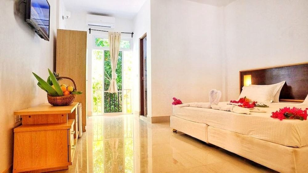 Атолл Алиф-Алиф: The Island Escape