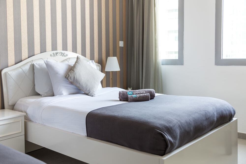 Дубай: Higuests Vacation Homes - Marina Wharf 1