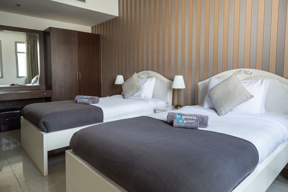 Дубай: Higuests Vacation Homes - Marina Wharf 1