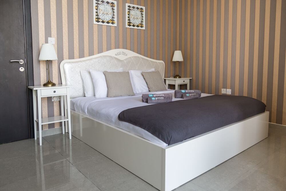 Дубай: Higuests Vacation Homes - Marina Wharf 1