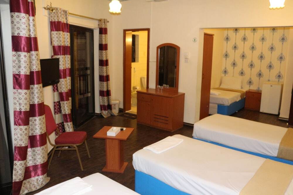 Дубай: New Avon Hotel
