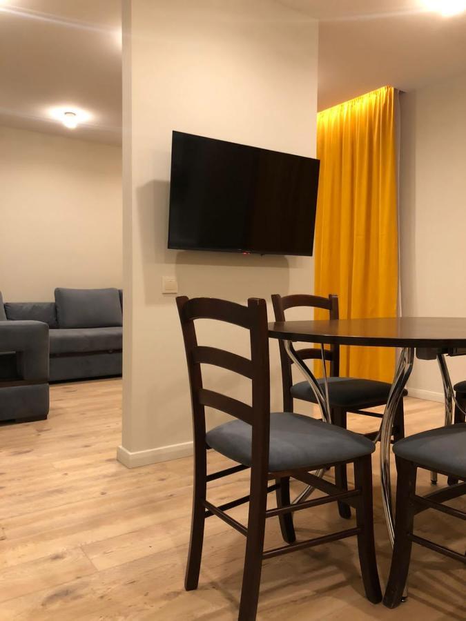 Казань: Apartment On Galiaskara Kamala 53