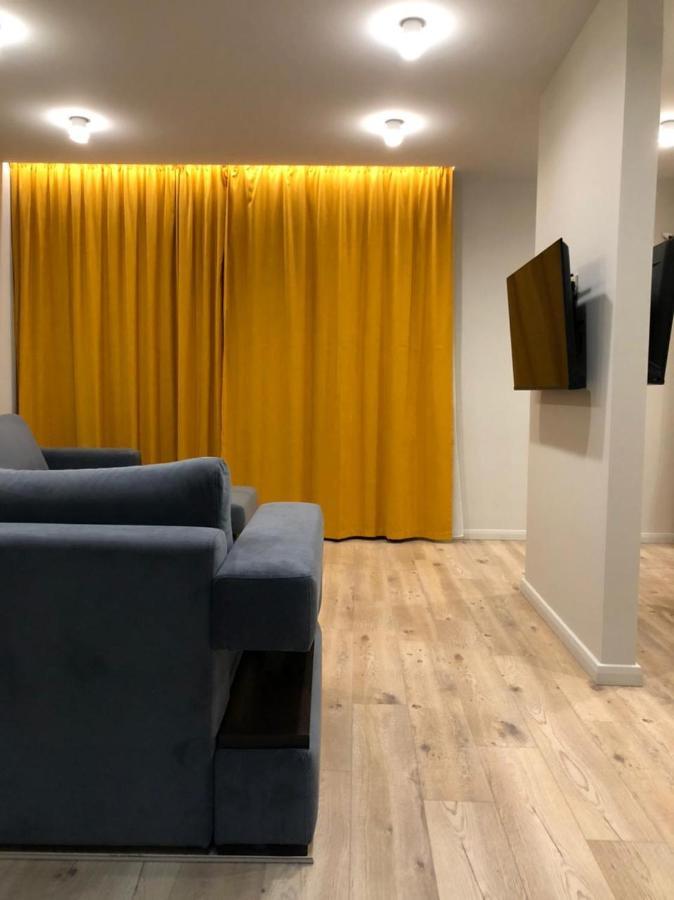 Казань: Apartment On Galiaskara Kamala 53