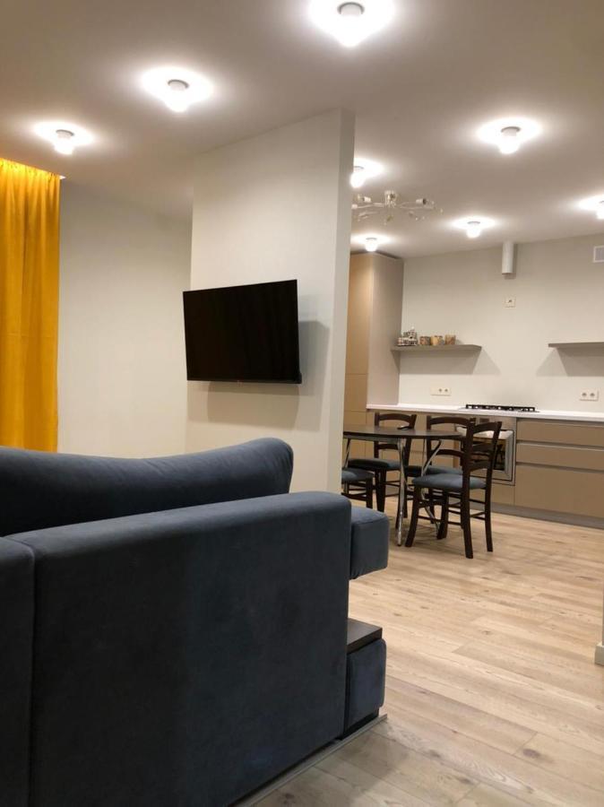 Казань: Apartment On Galiaskara Kamala 53