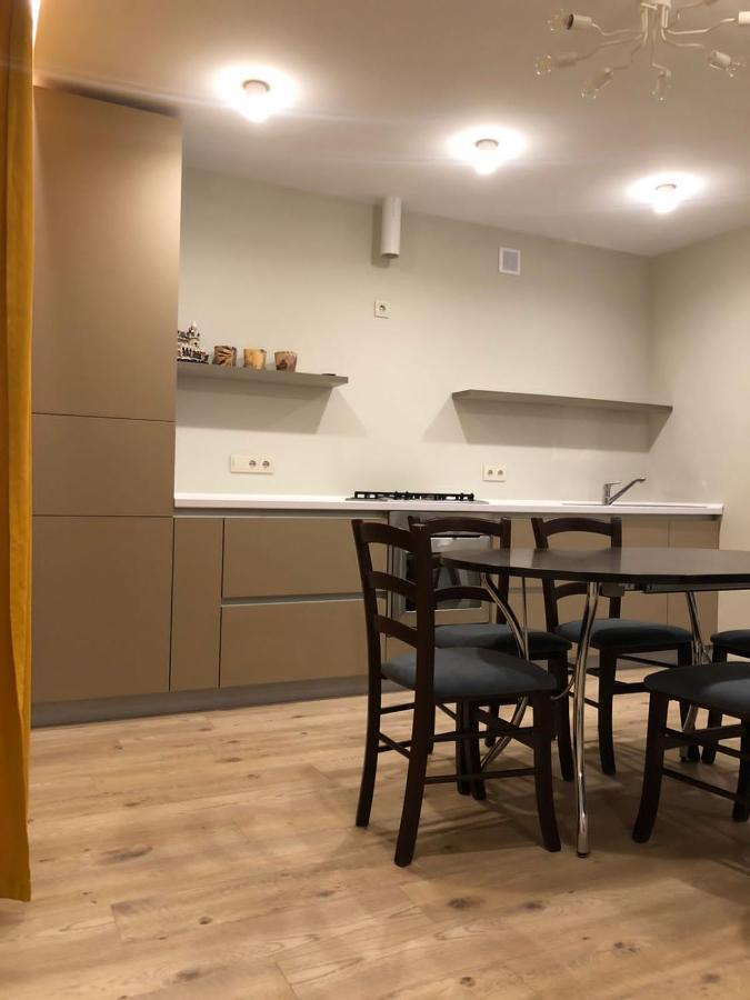 Казань: Apartment On Galiaskara Kamala 53