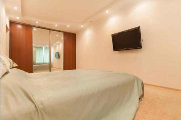Казань: Apartment On Galiaskara Kamala 53