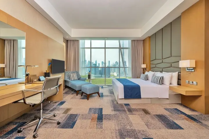 Дубай: Canal Central Hotel