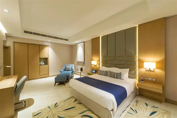Дубай: Royal Central Hotel & Resort — the Palm