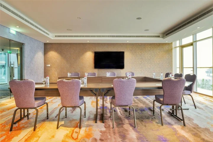 Дубай: Royal Central Hotel & Resort — the Palm