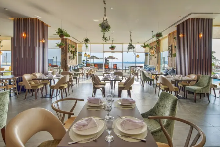 Дубай: Royal Central Hotel & Resort — the Palm