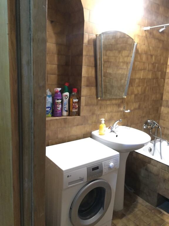 Ереван: Апартаменты и экскурсии Republic Square apt&Tours