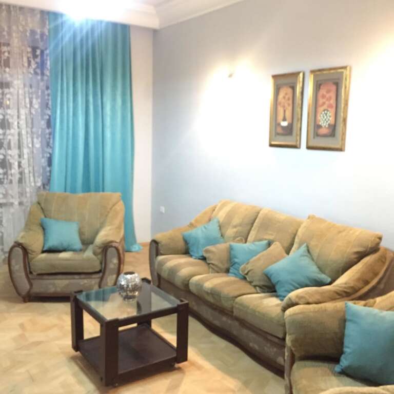 Ереван: Апартаменты и экскурсии Republic Square apt&Tours