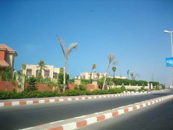 Эль-Аламейн: House With 5 Bedrooms in Markaz Al Alamein, With Pool Access, Enclosed