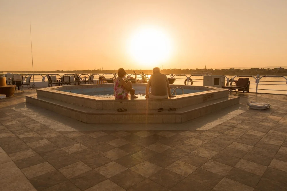 Луксор: MS Nile Azur, Luxor-Luxor 7 Nts Cruise Sat-Sat