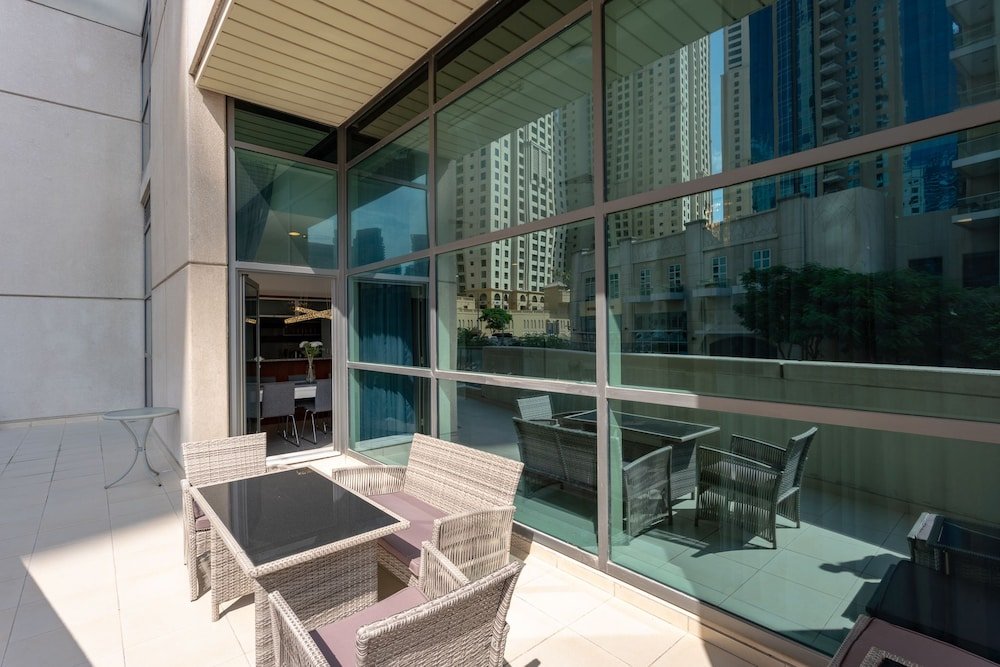 Дубай: One Perfect Stay - 3BR at Al Sahab