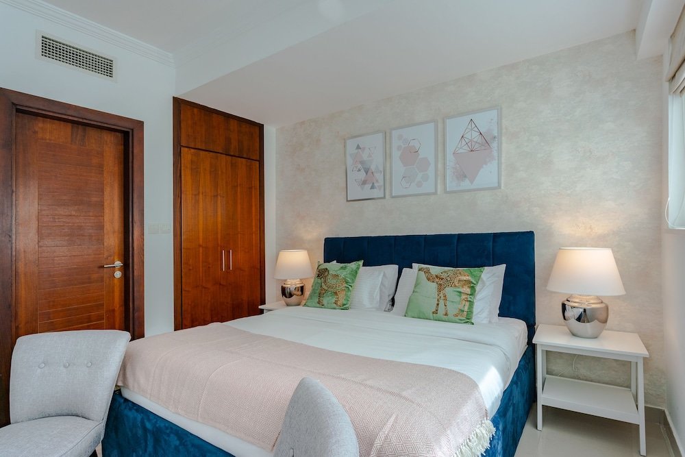 Дубай: One Perfect Stay - 3BR at Al Sahab