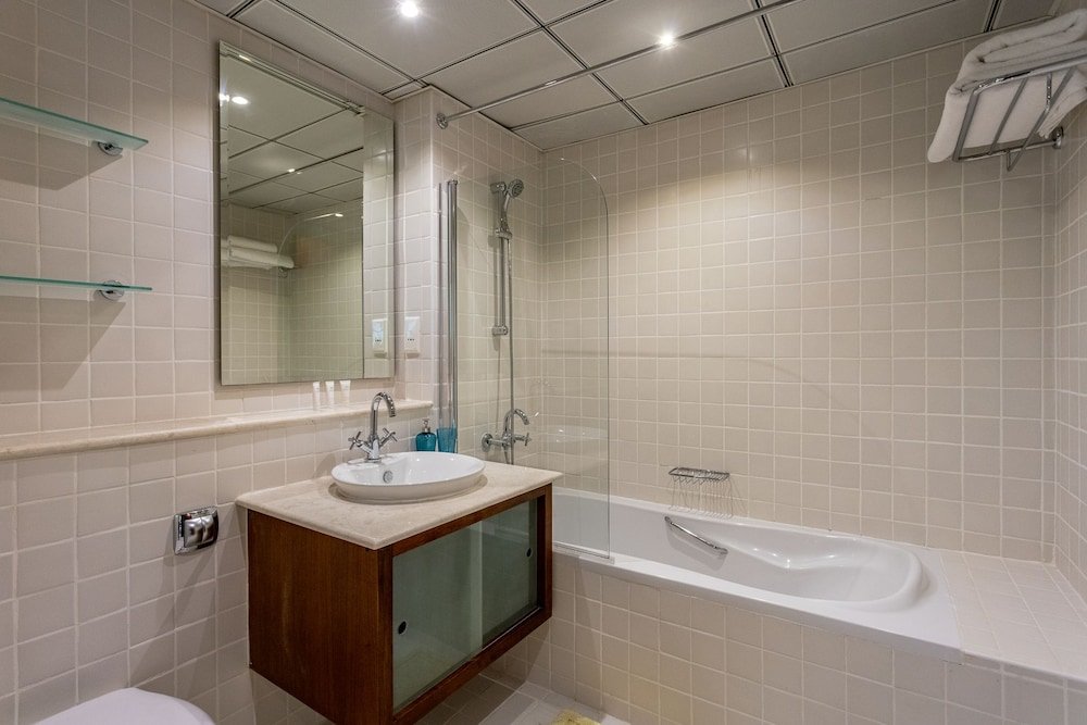 Дубай: One Perfect Stay - 3BR at Al Sahab