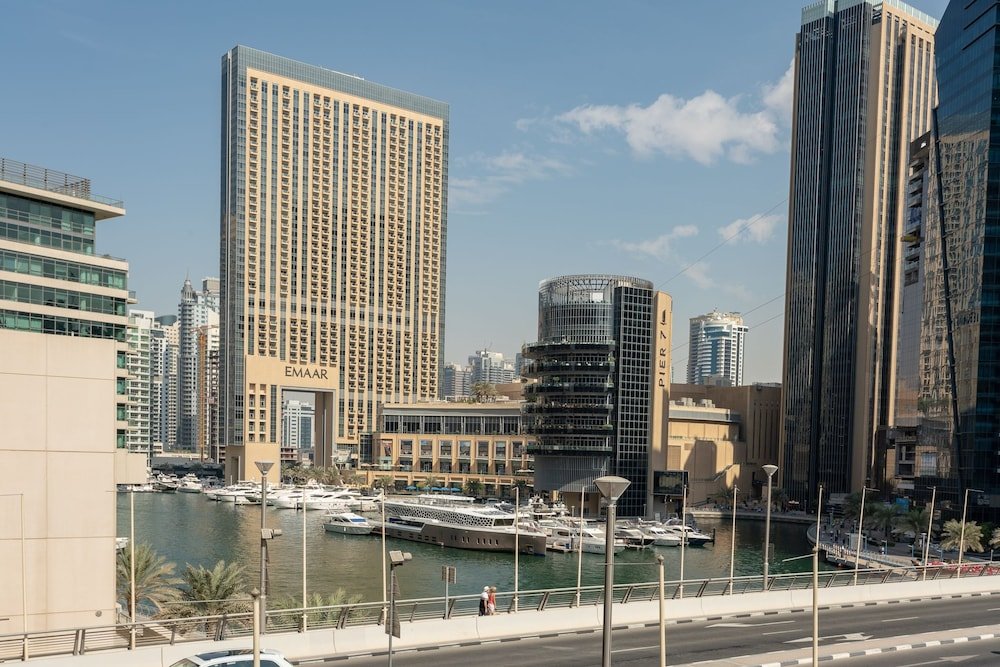 Дубай: One Perfect Stay - 3BR at Al Sahab