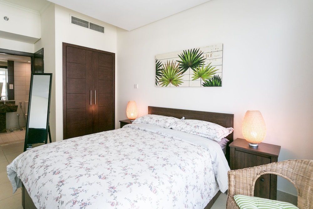 Дубай: One Perfect Stay - Studio at Burj Views