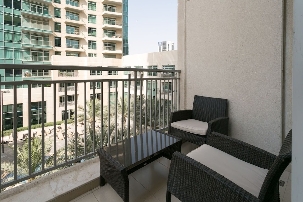 Дубай: One Perfect Stay - Studio at Burj Views