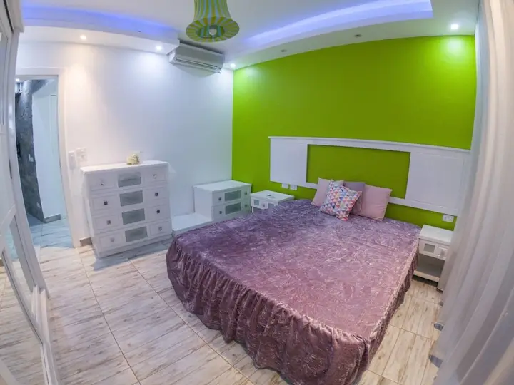 One Bedroom Apart Deep Purple by Pool — фото 1