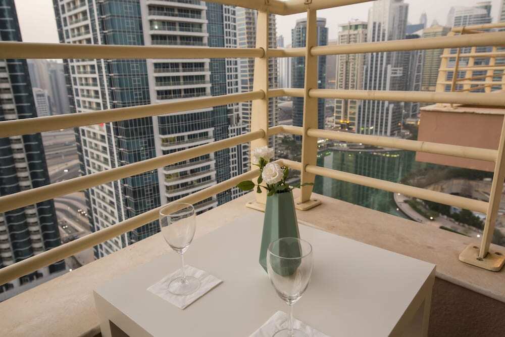 Дубай: Deluxe Apartment with Lake View