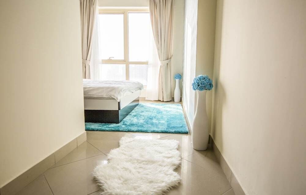 Дубай: Deluxe Apartment with Lake View