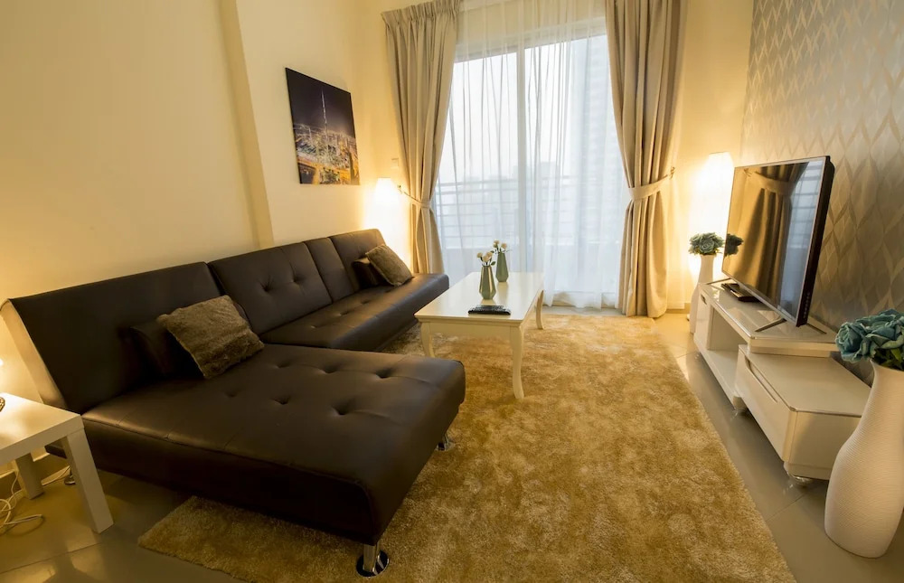 Дубай: Deluxe Apartment with Lake View