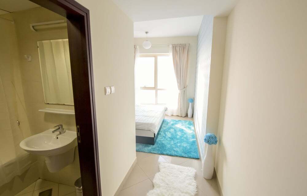 Дубай: Deluxe Apartment with Lake View