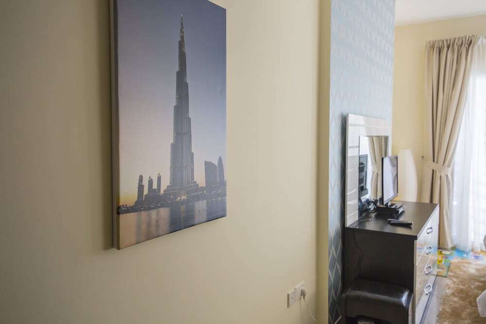 Дубай: Deluxe Apartment with Lake View