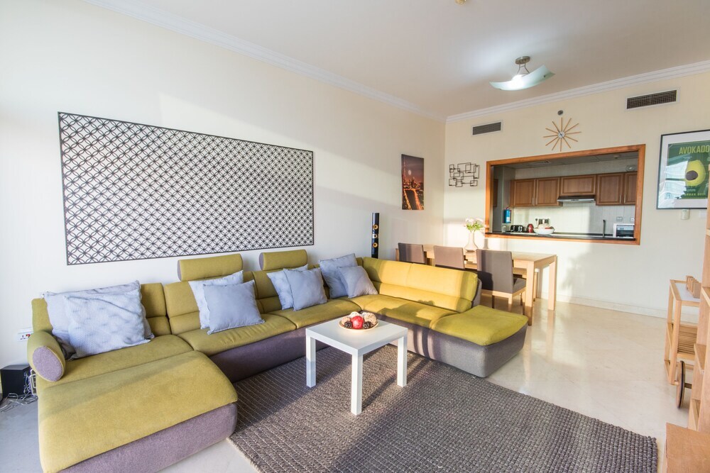 Дубай: Nice JBR Beach Apartment with Dream Sea View
