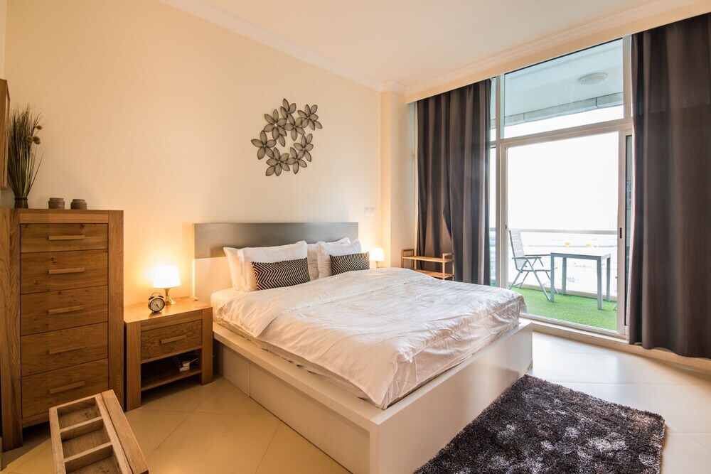 Дубай: Nice JBR Beach Apartment with Dream Sea View