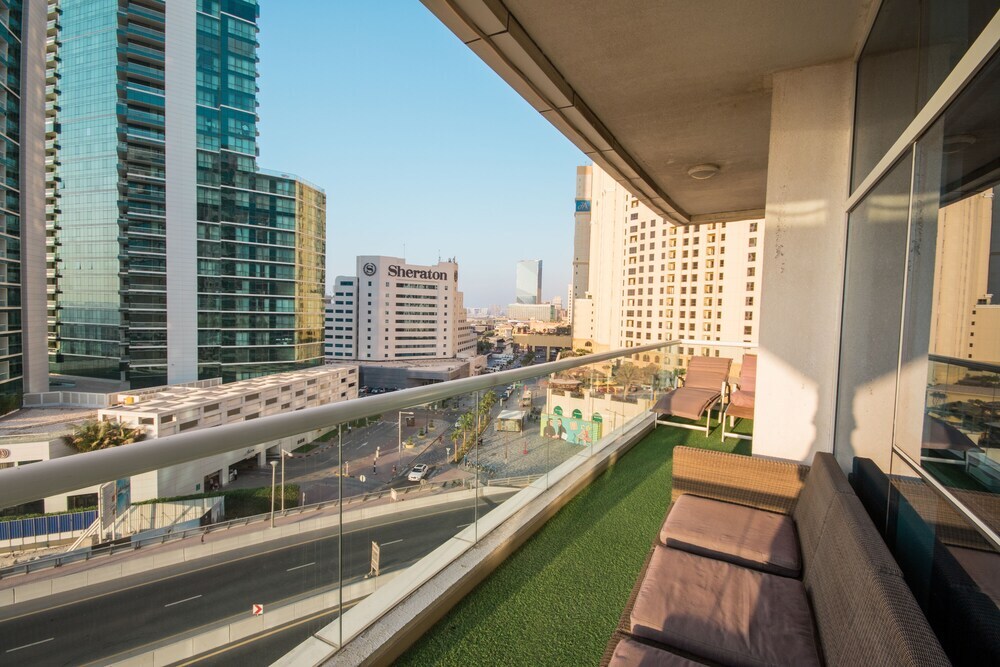 Дубай: Nice JBR Beach Apartment with Dream Sea View