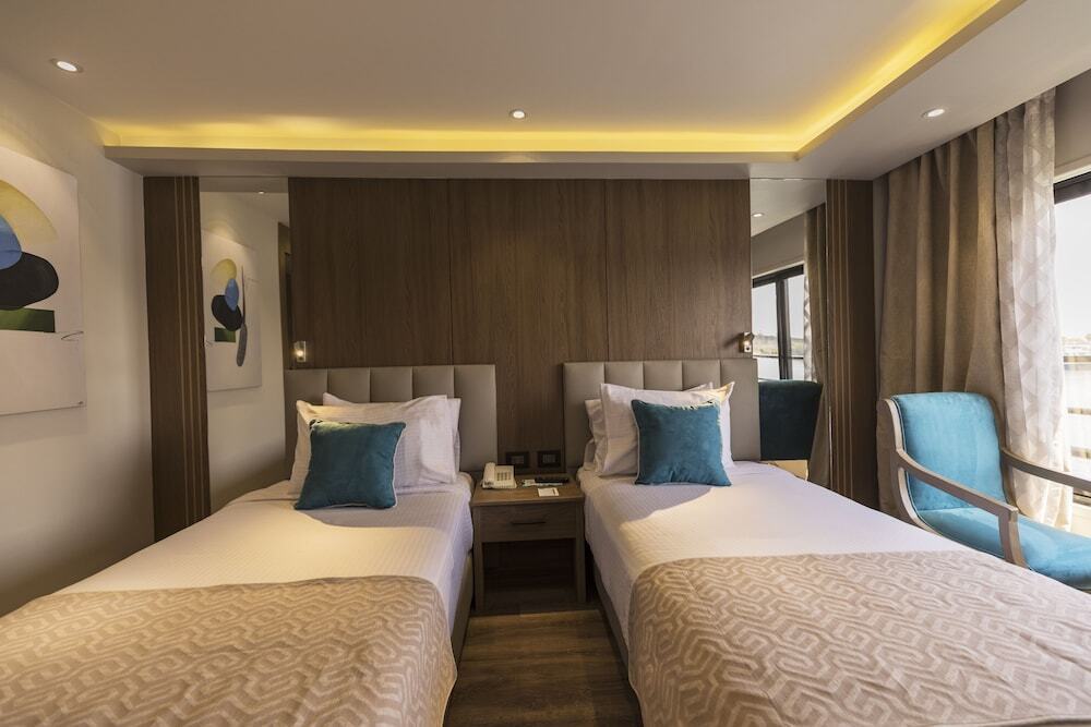 Луксор: MS Semiramis II Nile Cruise, from Luxor or Aswan