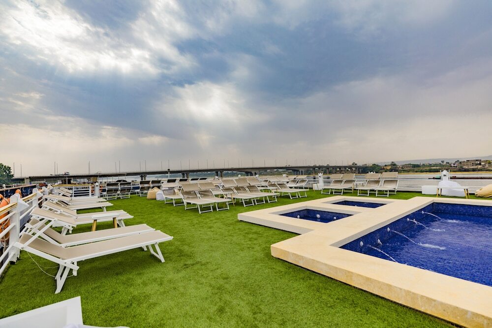 Луксор: MS Semiramis II Nile Cruise, from Luxor or Aswan