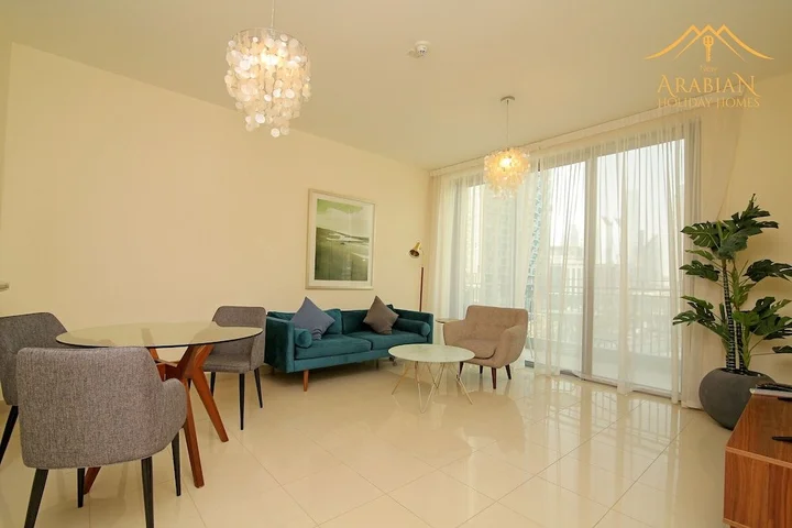 Дубай: New Arabian Holiday Homes - Standpoint