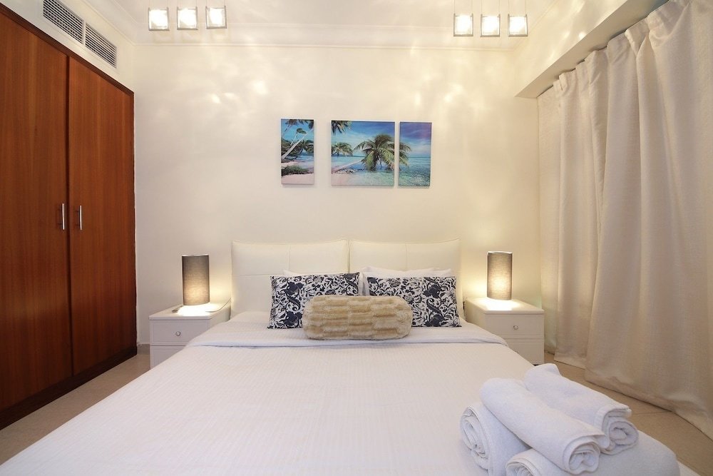Дубай: New Arabian Holiday Homes - 8 Boulevard
