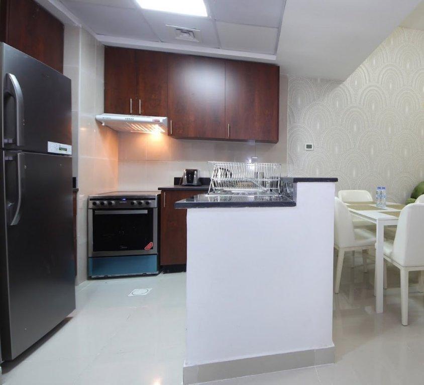Дубай: New Arabian Holiday Homes - Escan Tower