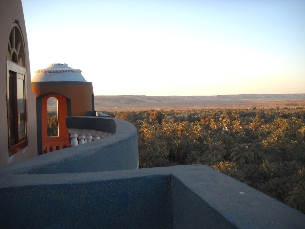 Аль-Бавити: Bedouin Castle